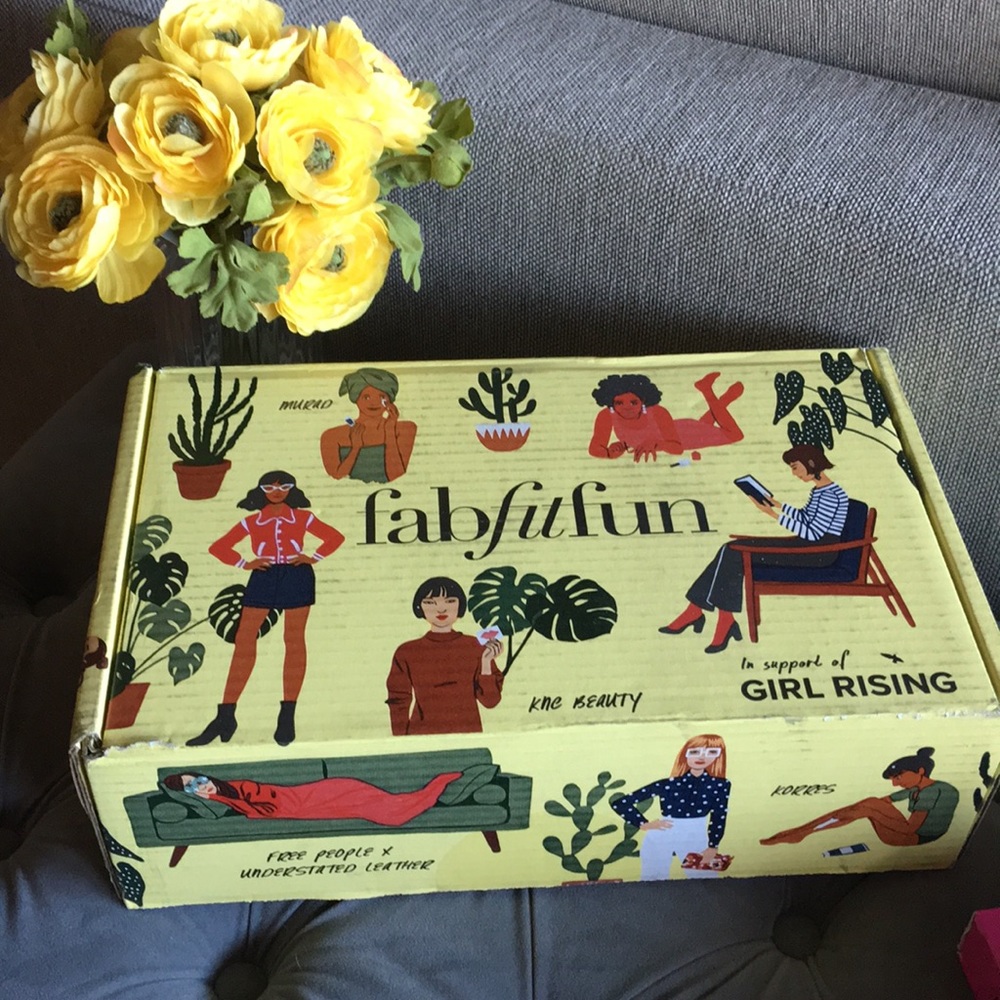 FabFitFun Box with extra goodies ✨